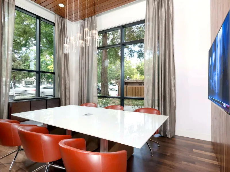 Breathtaking Meeting Room for Celebrations - Gallery image