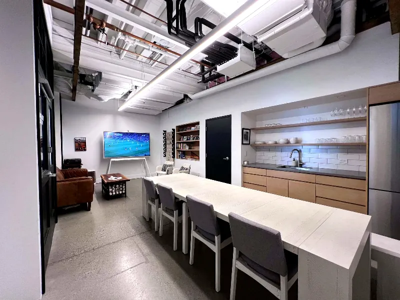 Intimate Meeting Room for Events in Central Waterfront - Gallery image