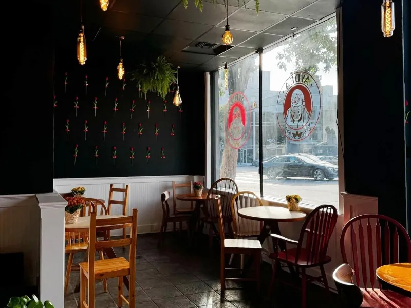 Modern Open Concept Café Space - Gallery image