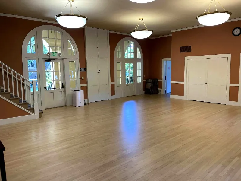 Intimate Meeting Room for Events in North Central in San Mateo - Gallery image