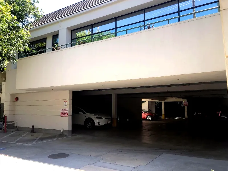 Sophisticated Boardroom for Celebrations - Gallery image