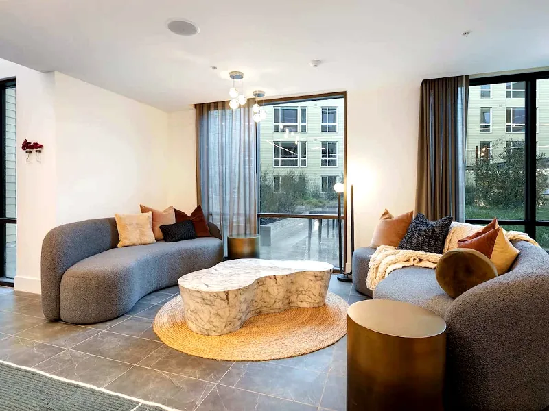 Captivating Lounge for Private Events - Gallery image