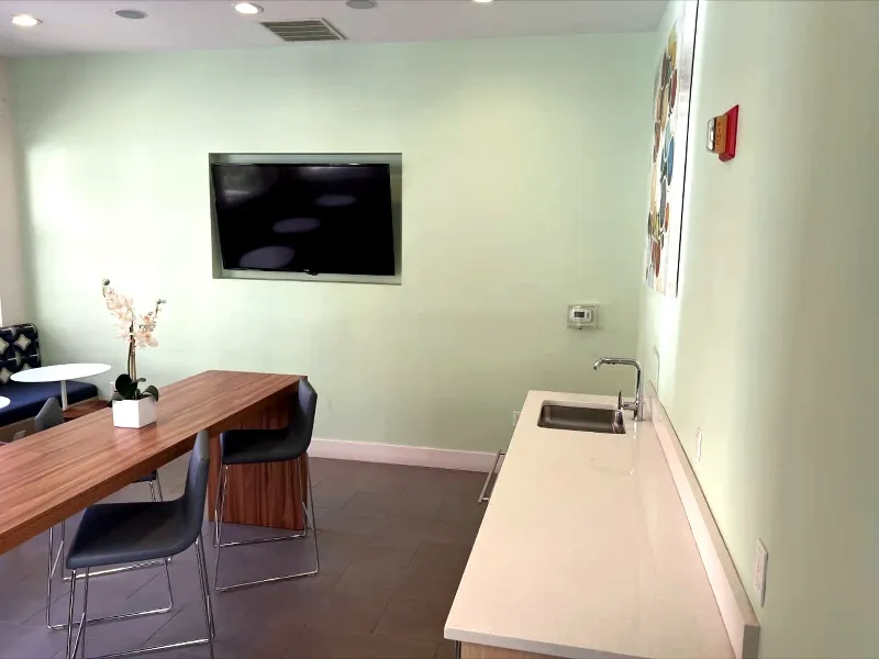 Inviting Meeting Room for Celebrations in Walnut Creek - Gallery image