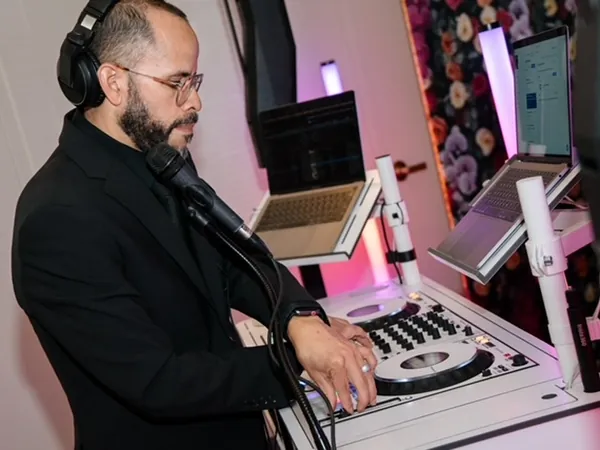 Professional Bilingual DJ and MC Services - Anniversary - Featured image