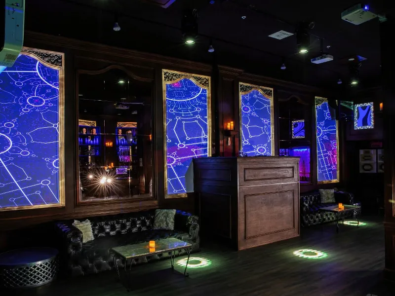 Premium Cocktail Lounge with Live Entertainment - Gallery image