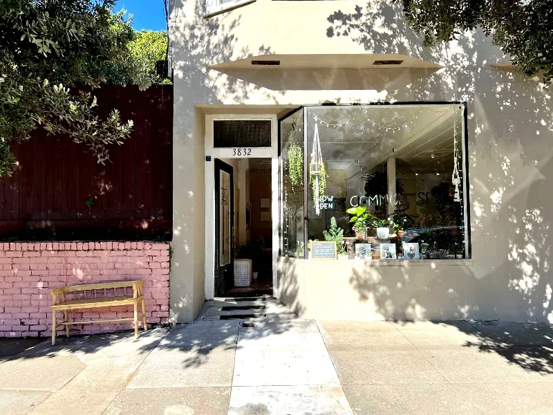 Art Gallery with High Ceilings for Events in Outer Richmond - Featured image