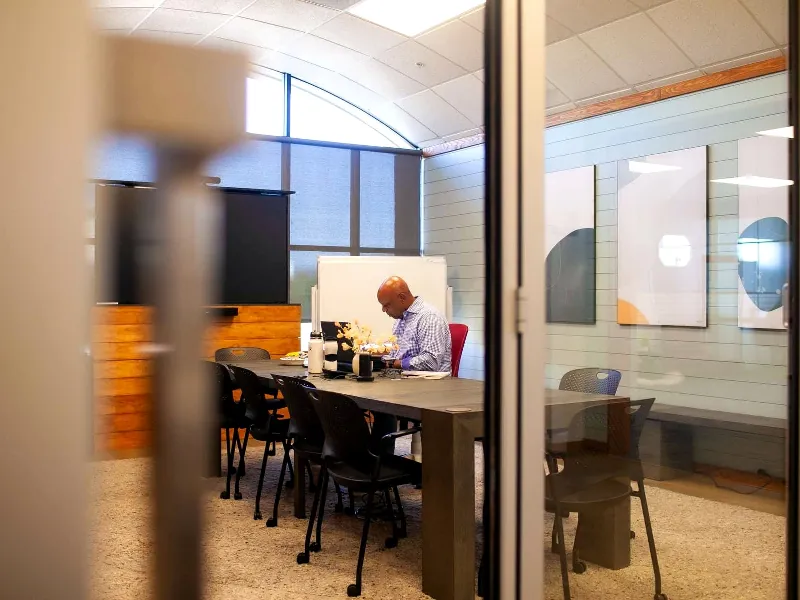 Captivating Meeting Room for Events - Gallery image