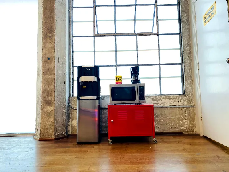 Design Studio with High Ceilings for Events in South Kennedy Tract - Gallery image