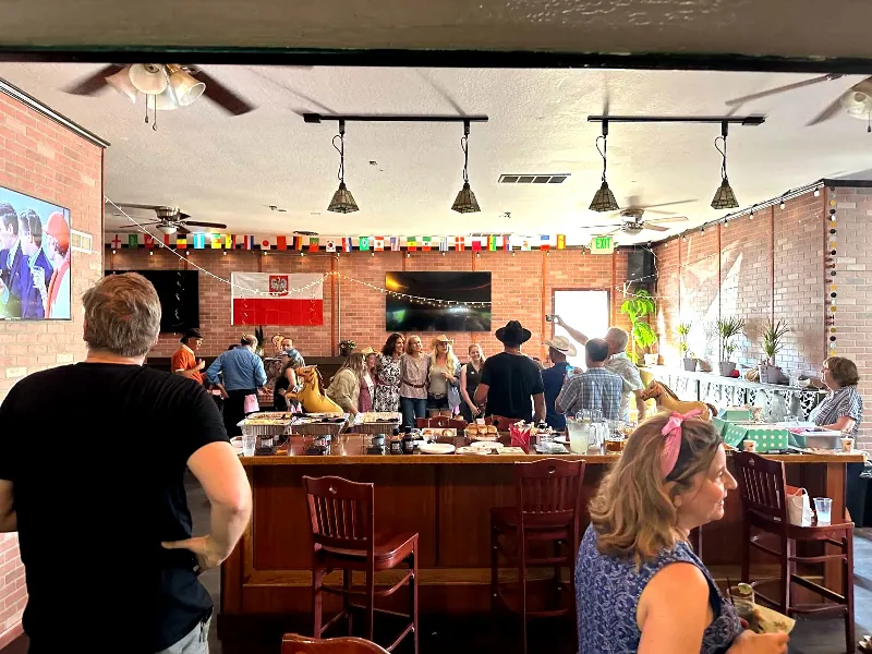 Charming Bar & Lounge for Celebrations - Gallery image