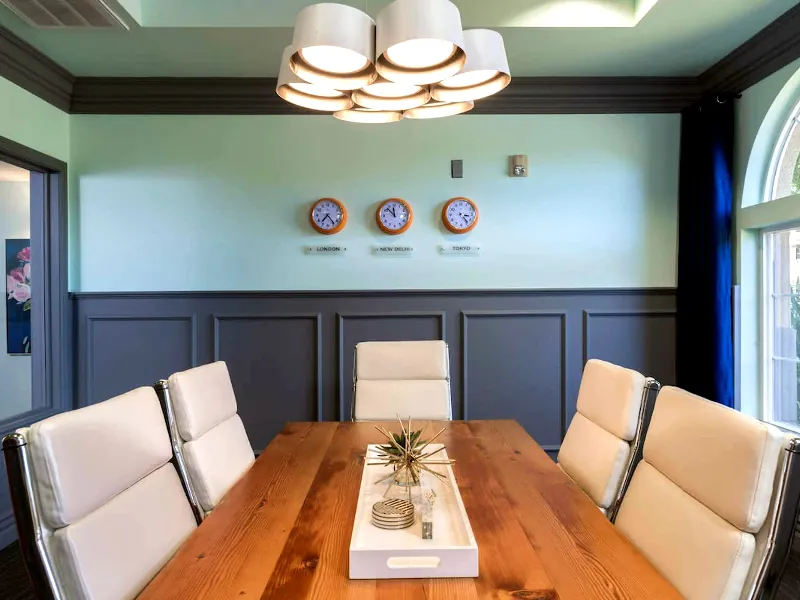 Dazzling Meeting Room for Gatherings - Gallery image