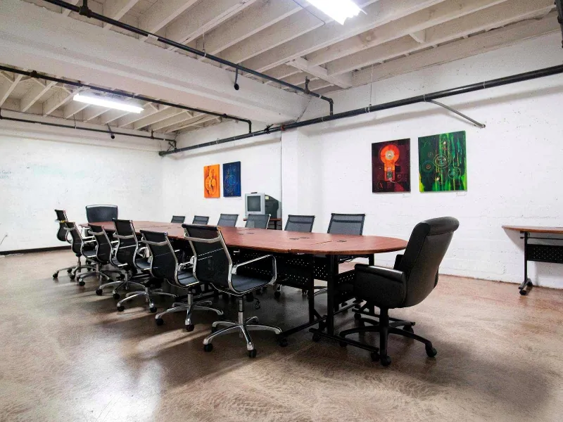 Striking Meeting Room for Memorable Events - Gallery image