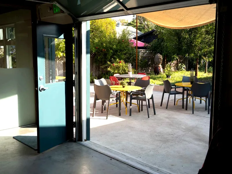 Lounge with Natural Light for Events - Gallery image