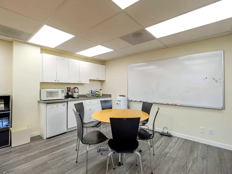Meeting Room with Natural Light for Events in Cow Hollow - Gallery image
