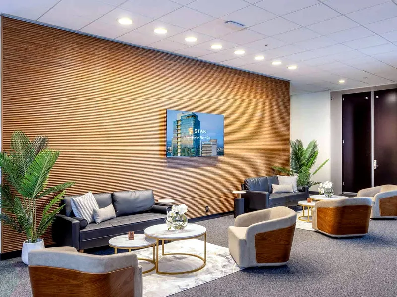 Elegant Meeting Room for Special Occasions - Gallery image