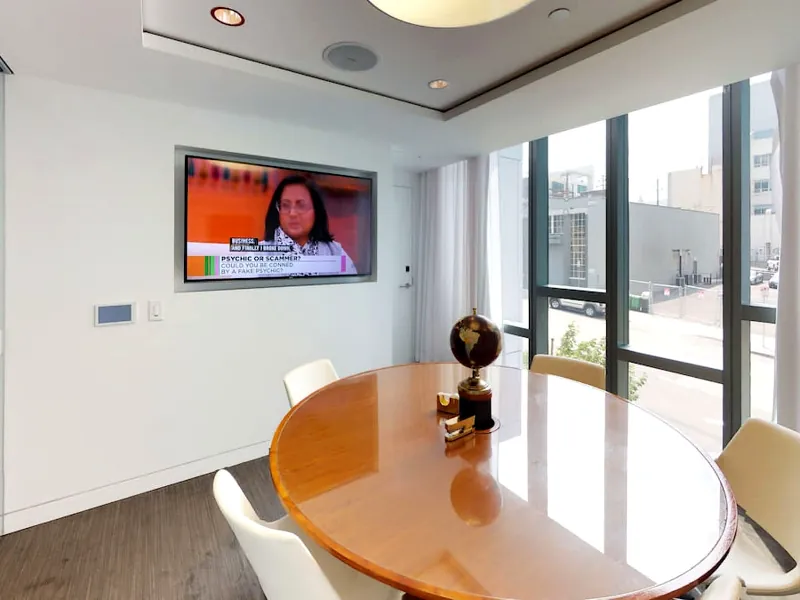 Intimate Meeting Room for Hosting in South Beach - Gallery image