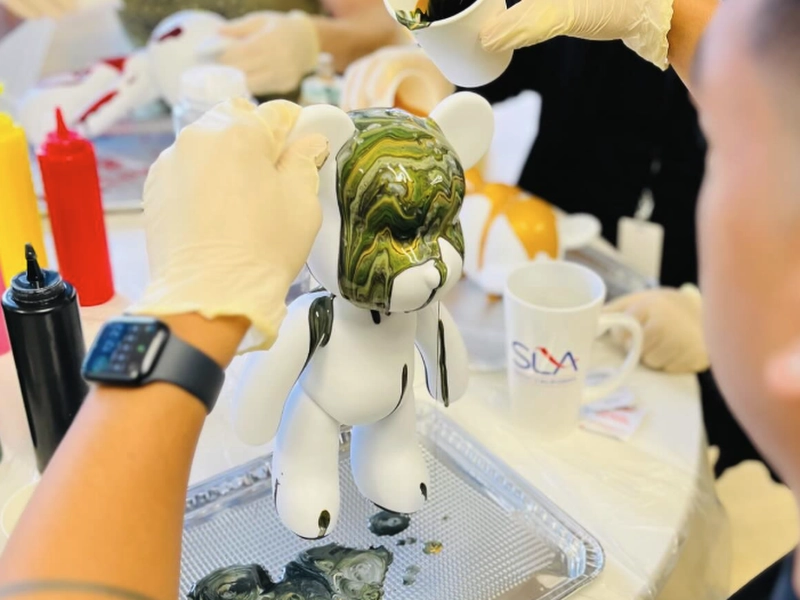 Fluid Art Bear Painting Workshop for Creative Team Building - Gallery image