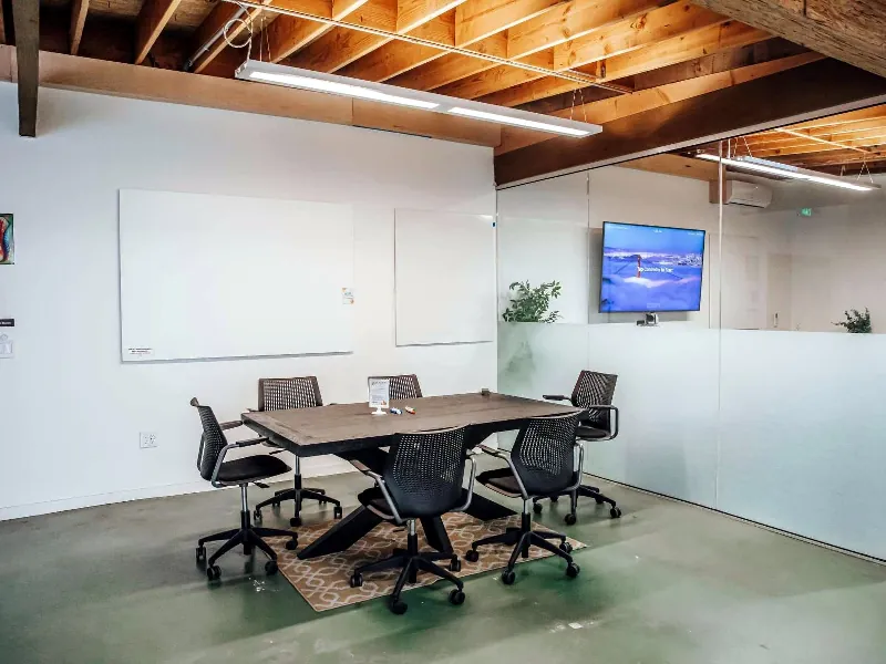 Radiant Meeting Room for Special Occasions - Featured image