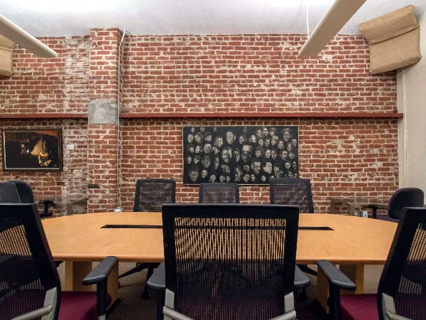 Breathtaking Meeting Room for Special Occasions - Holiday Party in Oakland - Featured image