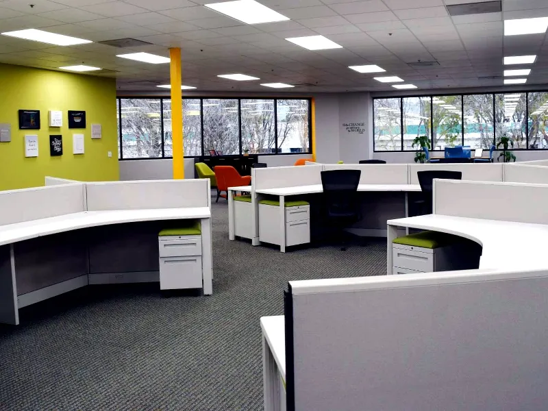 Inviting Meeting Room for Celebrations - Gallery image