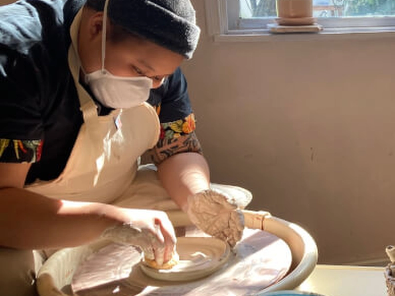 Ceramics Workshop: Wheel Throwing and Handbuilding Techniques - Gallery image