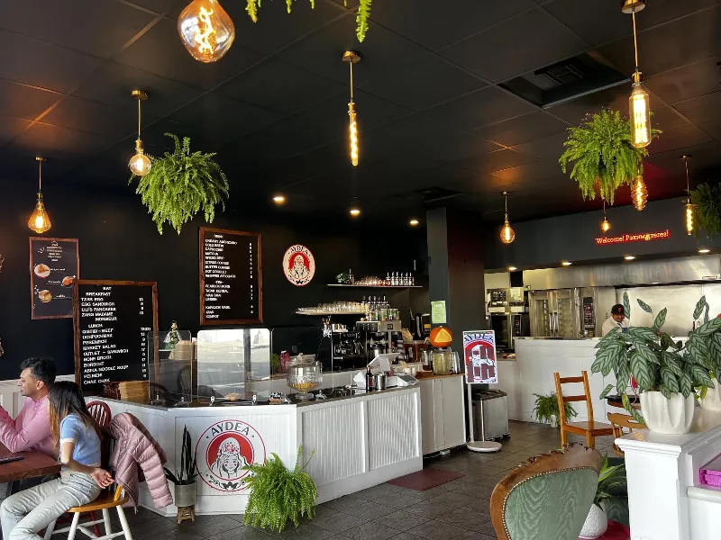 Modern Open Concept Café Space - Gallery image