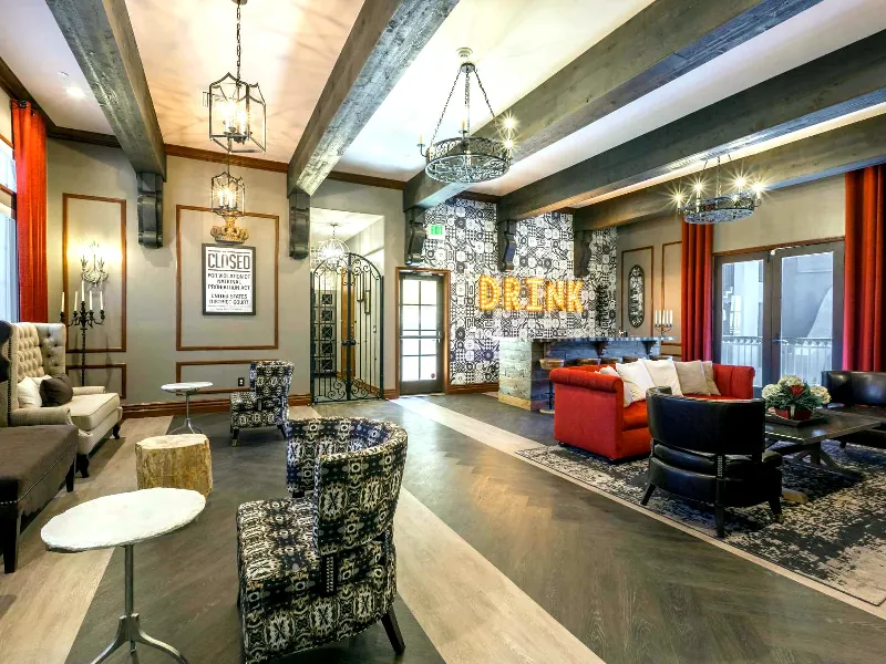 Sophisticated Clubhouse for Events - Gallery image
