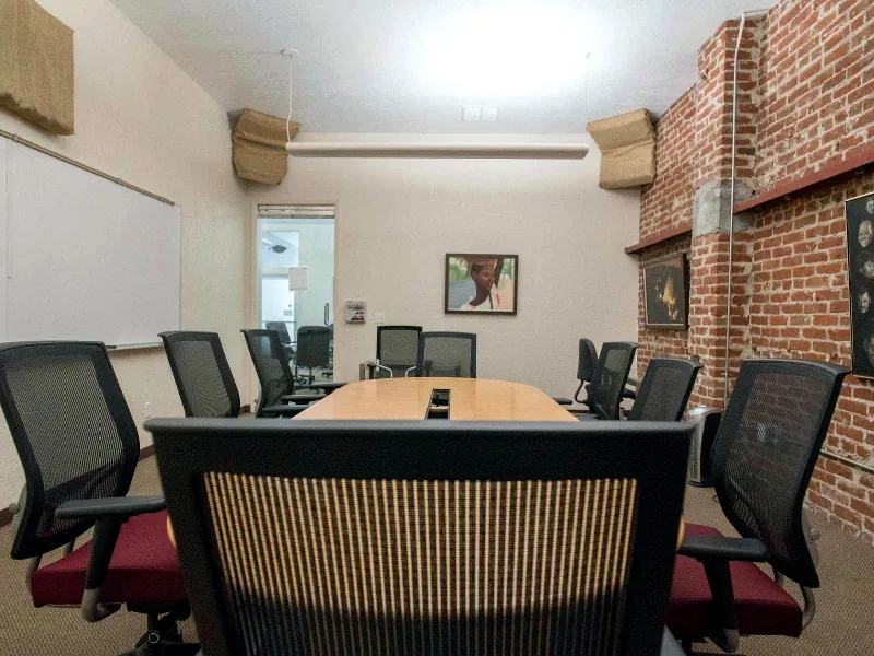 Breathtaking Meeting Room for Special Occasions - Gallery image