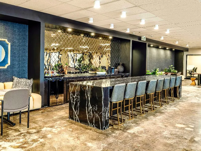 Inviting Meeting Room for Hosting in Oakland - Gallery image