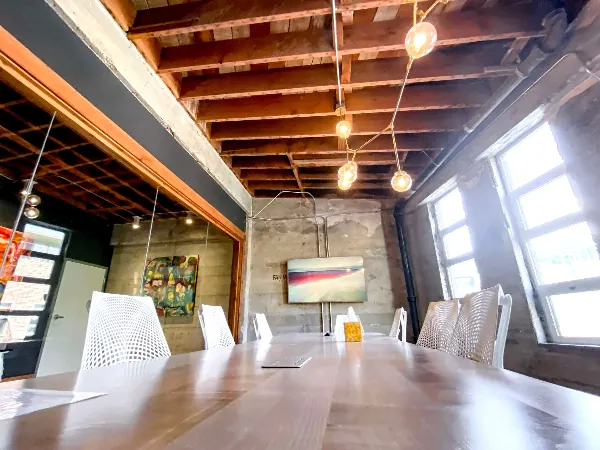 Gorgeous Meeting Room for Your Next Event in Oakland - Holiday Party in Oakland - Featured image