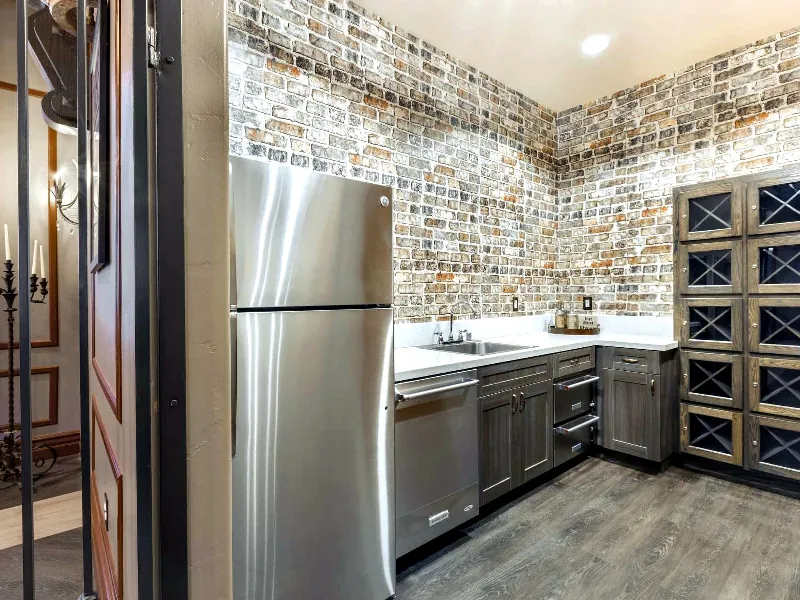 Sophisticated Clubhouse for Events - Gallery image