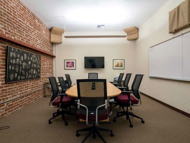 Breathtaking Meeting Room for Special Occasions - Gallery image