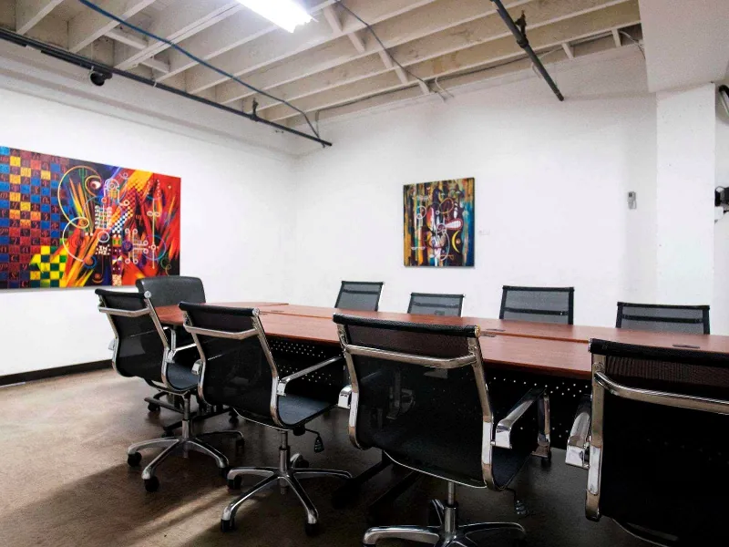 Striking Meeting Room for Memorable Events - Gallery image