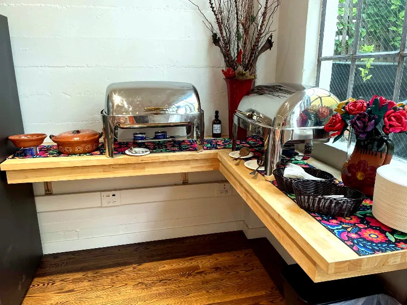 Art Studio with High Ceilings and Natural Light - Gallery image