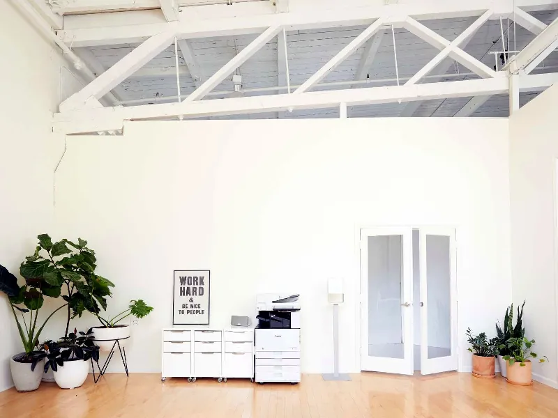 Photo Studio with Natural Light for Events - Gallery image