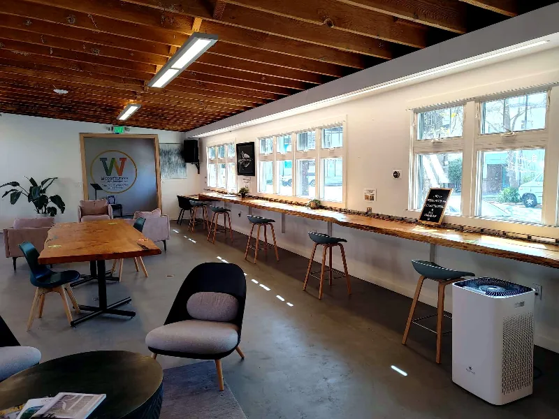 Lounge with Natural Light for Events - Gallery image