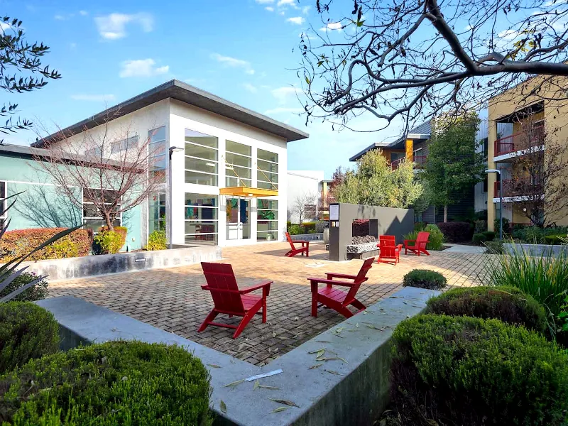 Dazzling Meeting Room for Events - Gallery image