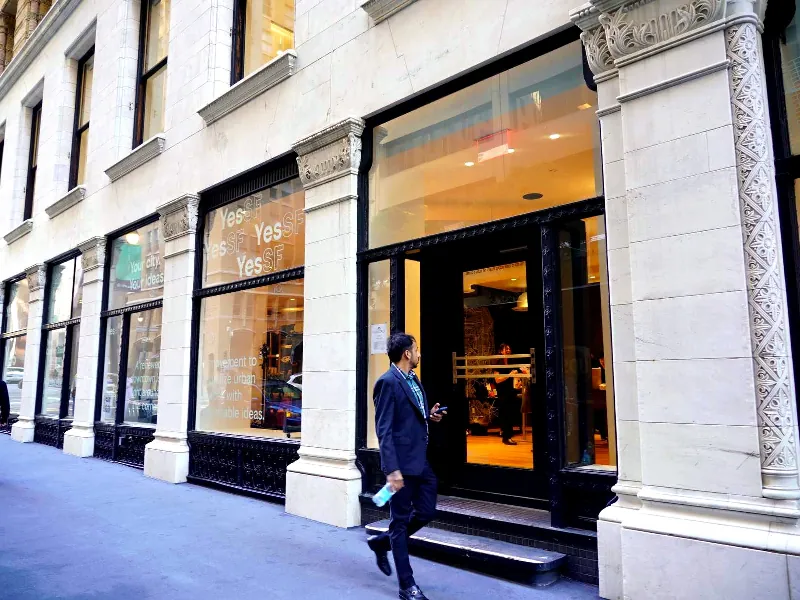 Meeting Room with Natural Light for Events in Financial District - Featured image