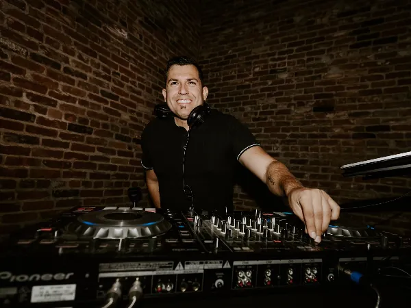 Sacramento Wedding DJ MC with Open Format and Vinyl Sets - Anniversary - Featured image