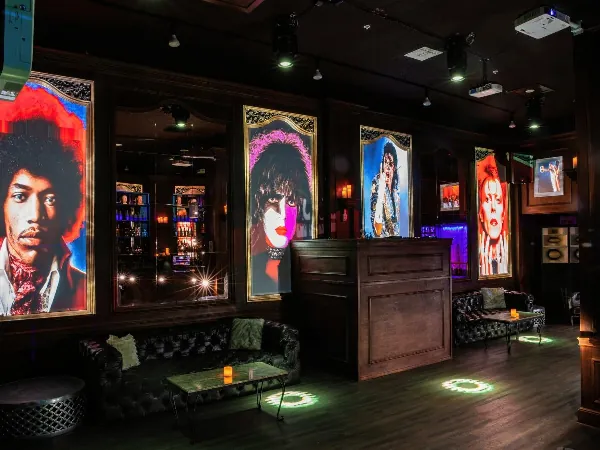 Premium Cocktail Lounge with Live Entertainment - Anniversary in San Francisco - Featured image