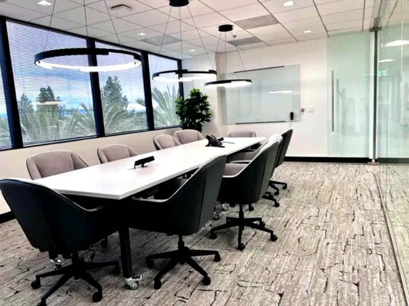 Distinctive Meeting Room for Celebrations - Gallery image