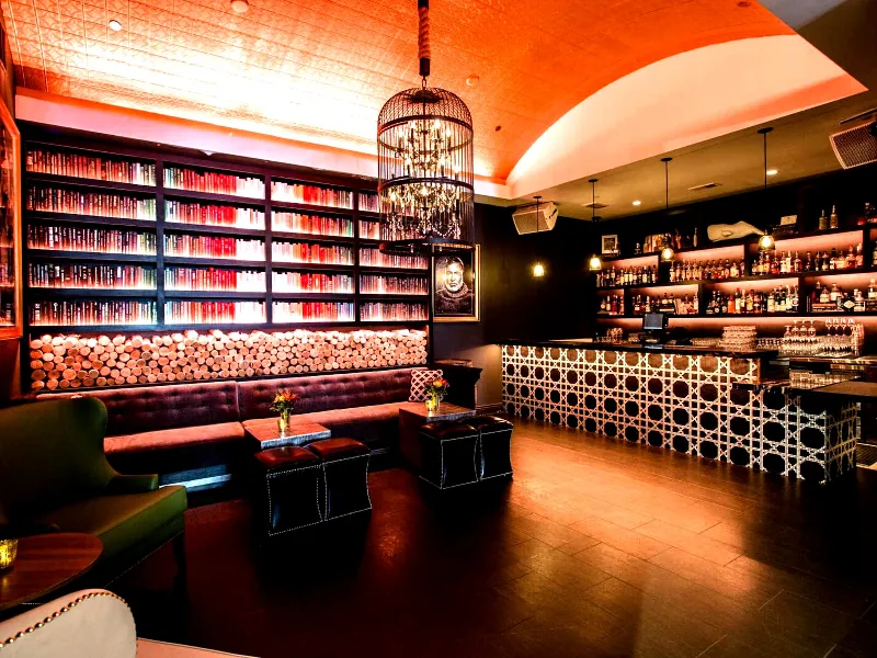 Expansive Bar & Lounge for Celebrations in South Beach - Gallery image
