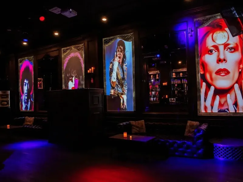 Premium Cocktail Lounge with Live Entertainment - Gallery image