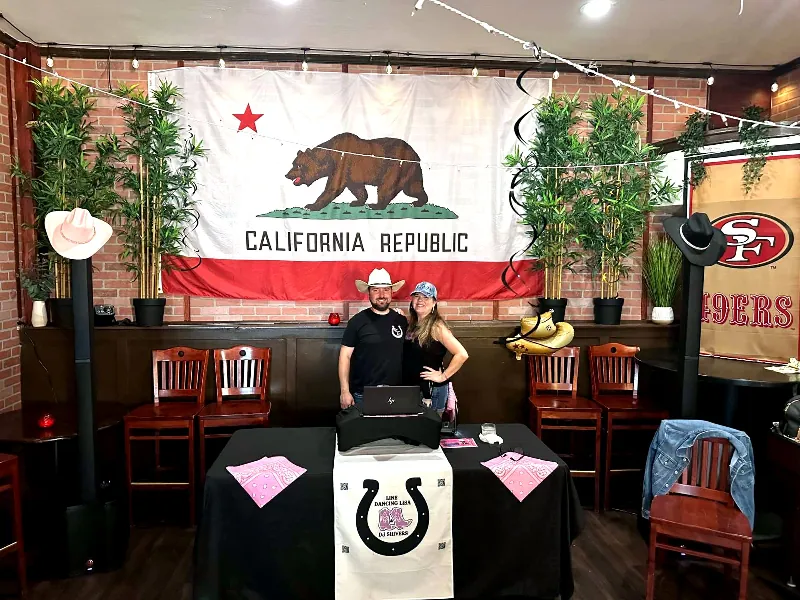 Charming Bar & Lounge for Celebrations - Featured image