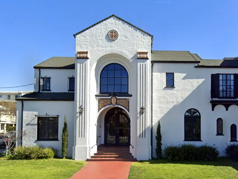 Ballroom with Courtyard for Events in Mosswood - Gallery image