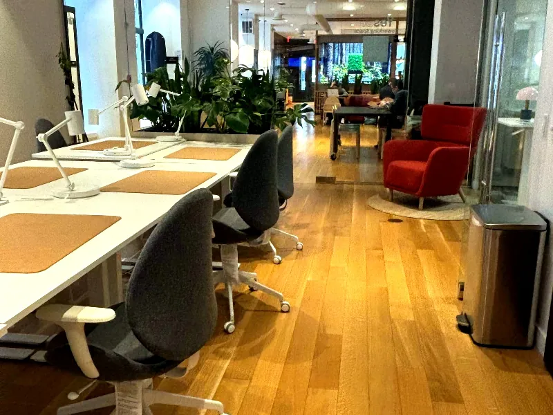 Meeting Room with Natural Light for Events in Financial District - Gallery image