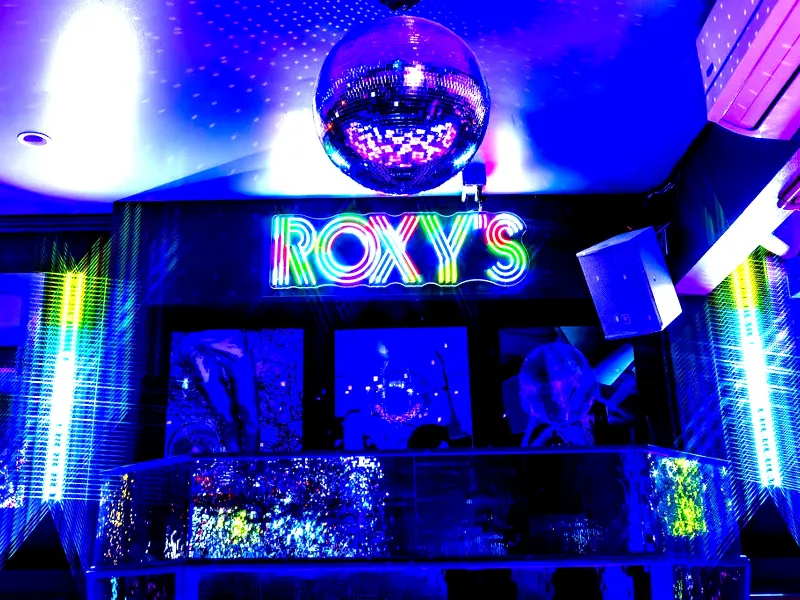 Inviting Bar & Lounge for Celebrations in Marina - Gallery image