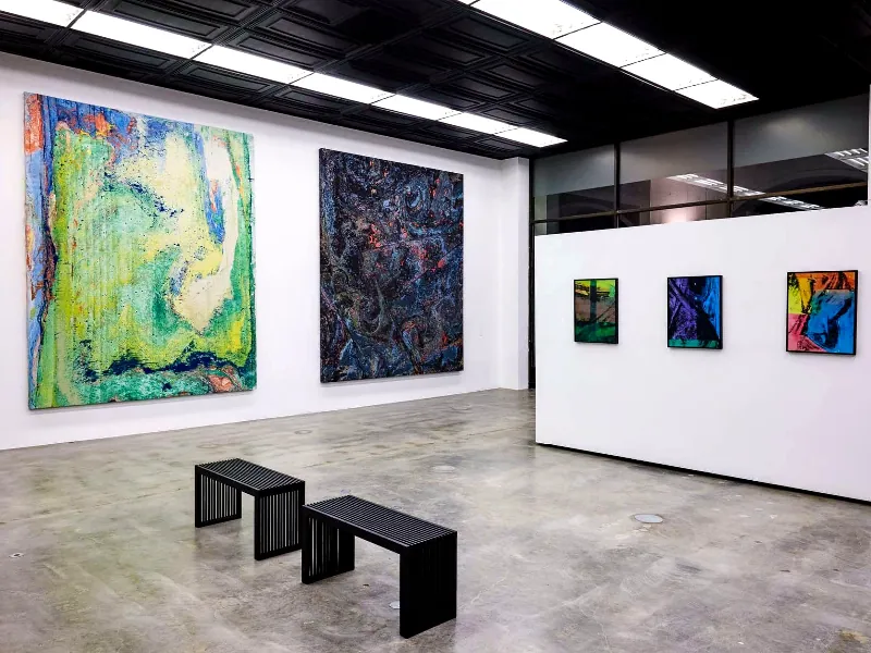 Art Gallery with Floor-to-Ceiling Windows in Northern Waterfront - Gallery image