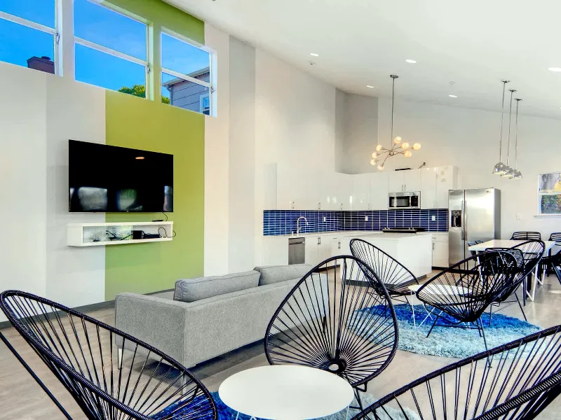 Intimate Clubhouse for Gatherings in Redwood Shores - Gallery image